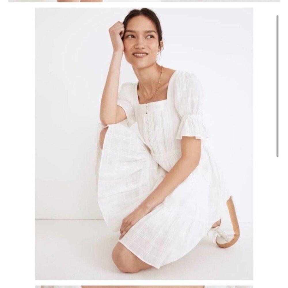 Elegant White Puff Sleeve Dress - Picture 2 of 10